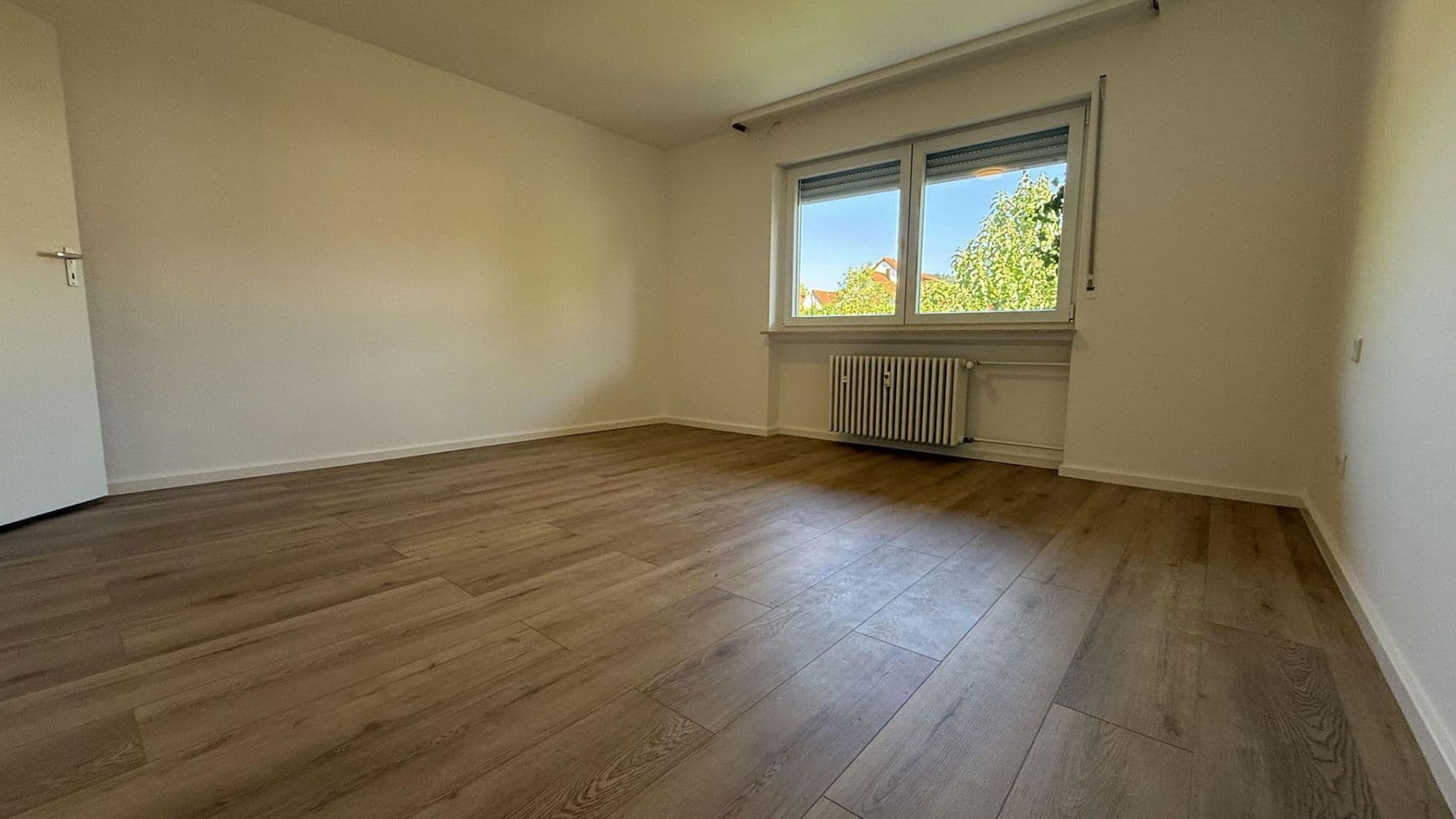 Prenájom bytu 4-izbový 105 m², Baden-Baden, Bádensko-Wurttembersko Prenájom bytu 4-izbový 105 m², Baden-Baden, Bádensko-Wurttembersko