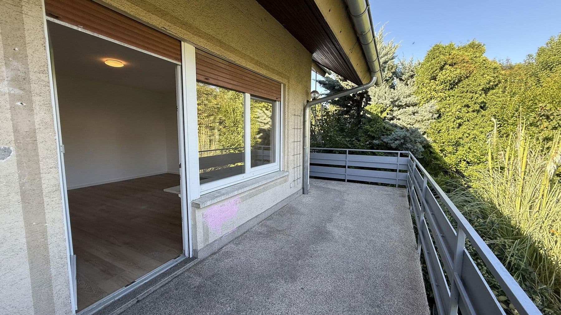 Prenájom bytu 4-izbový 105 m², Baden-Baden, Bádensko-Wurttembersko Prenájom bytu 4-izbový 105 m², Baden-Baden, Bádensko-Wurttembersko