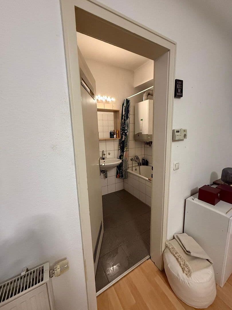 Prenájom bytu 2-izbový 73 m², Kurfürstenstr. 12-14, Köln, Severné Porýnie - Westfálsko Prenájom bytu 2-izbový 73 m², Kurfürstenstr. 12-14, Köln, Severné Porýnie - Westfálsko