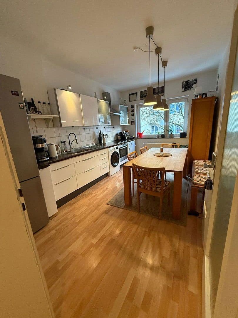 Prenájom bytu 2-izbový 73 m², Kurfürstenstr. 12-14, Köln, Severné Porýnie - Westfálsko Prenájom bytu 2-izbový 73 m², Kurfürstenstr. 12-14, Köln, Severné Porýnie - Westfálsko