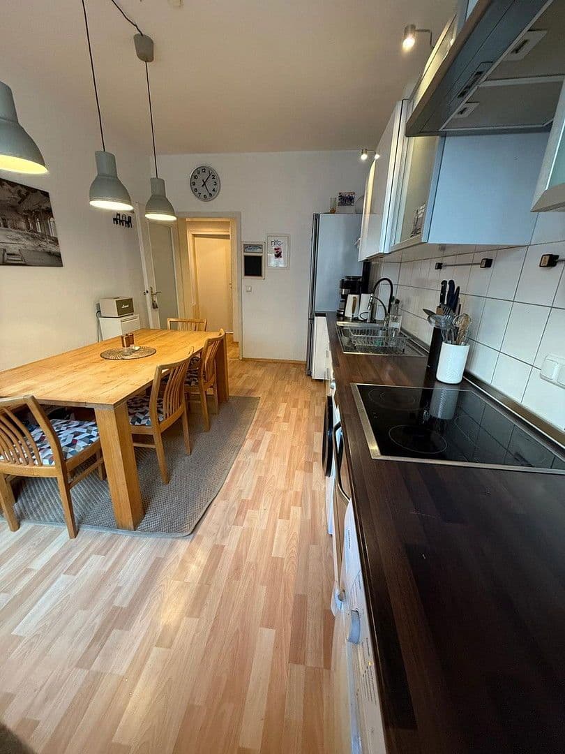 Prenájom bytu 2-izbový 73 m², Kurfürstenstr. 12-14, Köln, Severné Porýnie - Westfálsko Prenájom bytu 2-izbový 73 m², Kurfürstenstr. 12-14, Köln, Severné Porýnie - Westfálsko