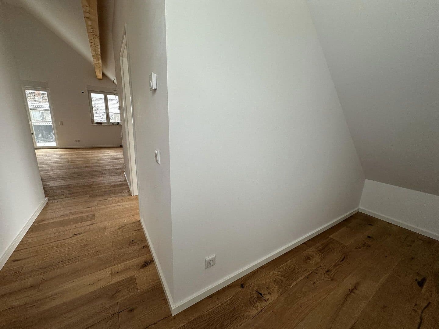 Prenájom bytu 3-izbový 78 m², Darmstadt, Hesensko Prenájom bytu 3-izbový 78 m², Darmstadt, Hesensko