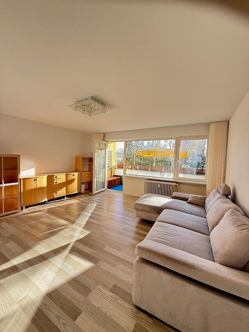 Prenájom bytu 2-izbový 69 m², Berlin, Berlín Prenájom bytu 2-izbový 69 m², Berlin, Berlín