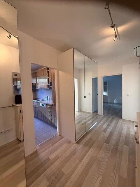 Prenájom bytu 2-izbový 69 m², Berlin, Berlín Prenájom bytu 2-izbový 69 m², Berlin, Berlín