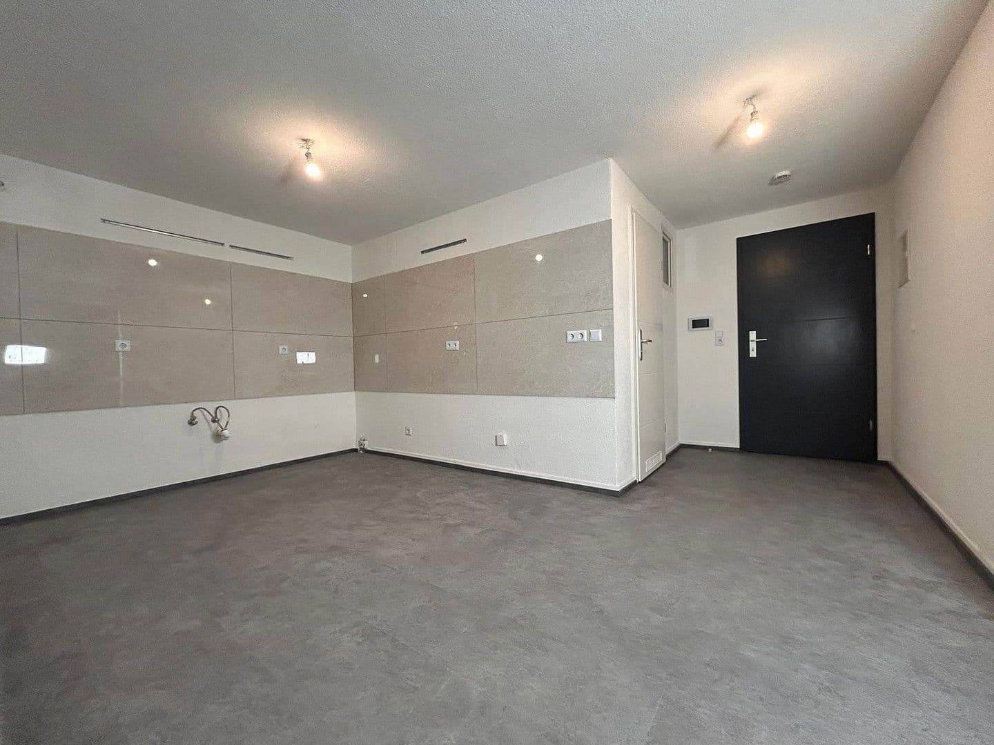 Prenájom bytu 2-izbový 50 m², Pforzheim, Bádensko-Wurttembersko Prenájom bytu 2-izbový 50 m², Pforzheim, Bádensko-Wurttembersko