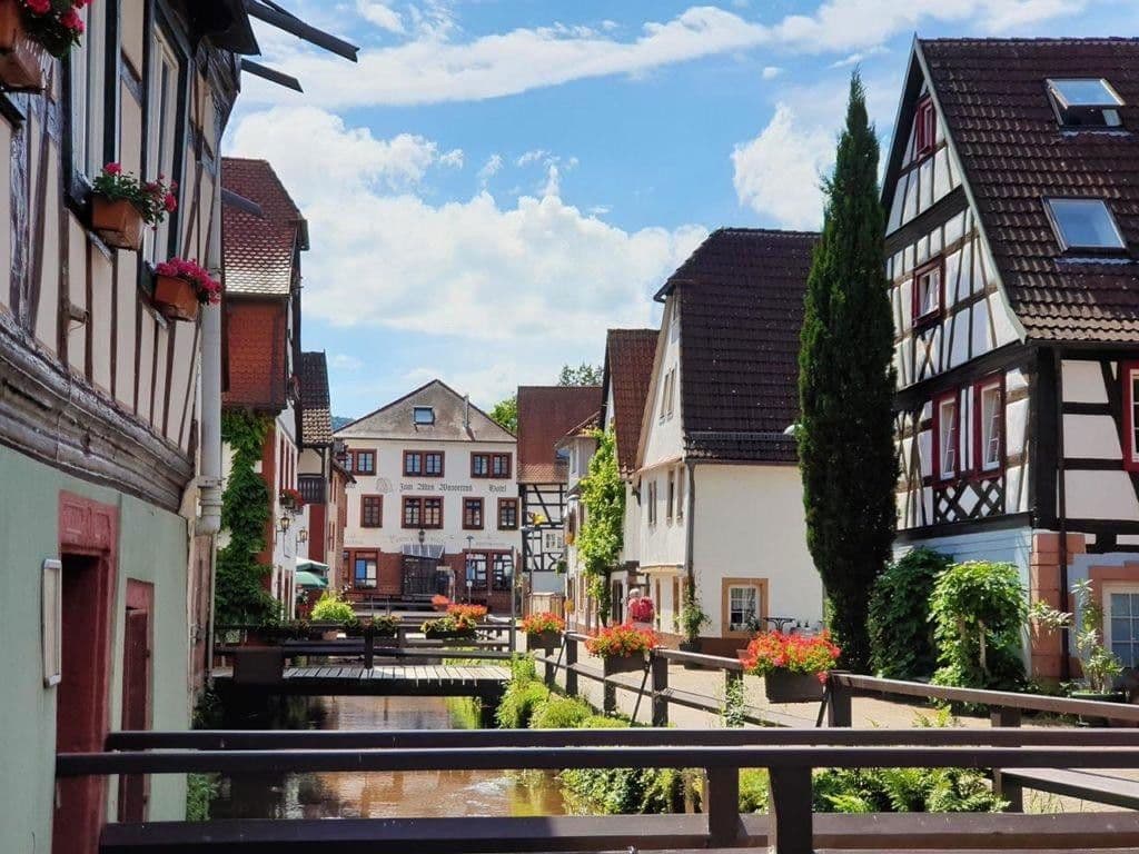 Prenájom bytu 6-izbový 154 m², Prof.-Nägle-Platz 2, Annweiler am Trifels, Porýnie-Falcko Prenájom bytu 6-izbový 154 m², Prof.-Nägle-Platz 2, Annweiler am Trifels, Porýnie-Falcko