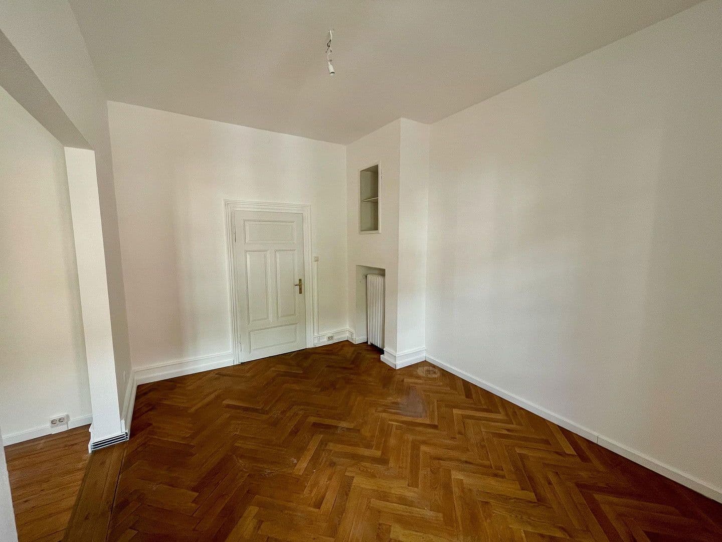 Prenájom bytu 6-izbový 154 m², Prof.-Nägle-Platz 2, Annweiler am Trifels, Porýnie-Falcko Prenájom bytu 6-izbový 154 m², Prof.-Nägle-Platz 2, Annweiler am Trifels, Porýnie-Falcko