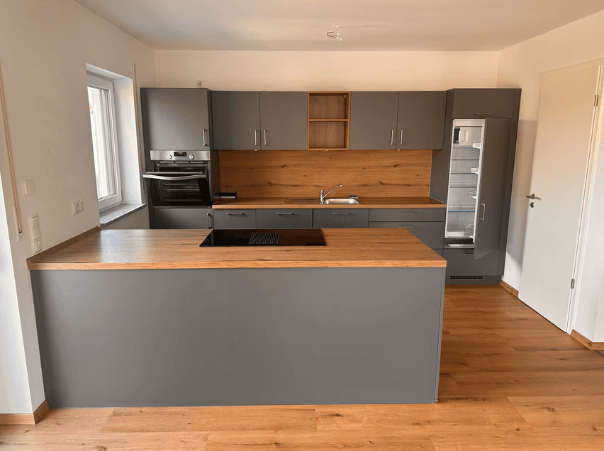 Prenájom bytu 4-izbový 118 m², Austr. 2, Wernberg-Köblitz, Bavorsko Prenájom bytu 4-izbový 118 m², Austr. 2, Wernberg-Köblitz, Bavorsko