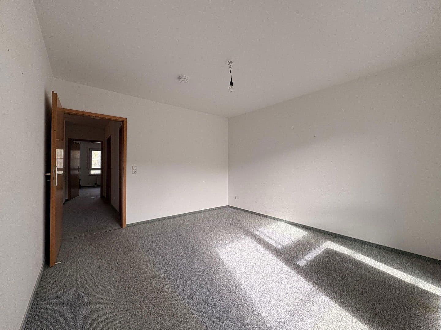 Predaj bytu 3-izbový 87 m², Frankfurt am Main, Hesensko Predaj bytu 3-izbový 87 m², Frankfurt am Main, Hesensko