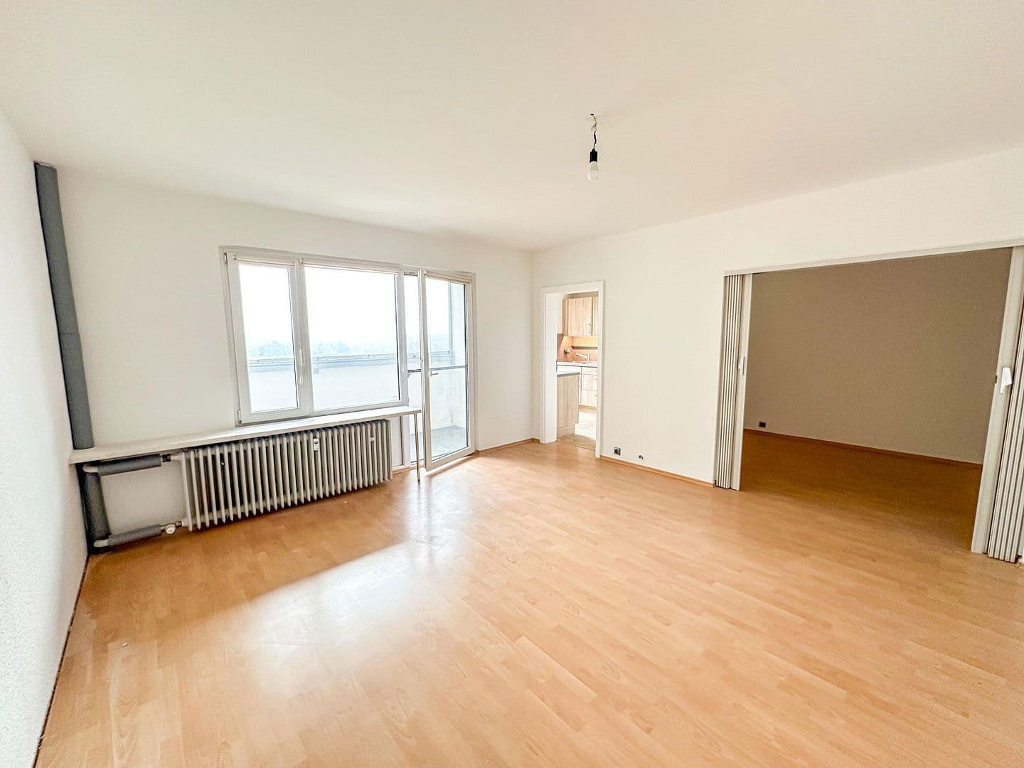 Prenájom bytu 1-izbový 54 m², Hans-Schulten-Straße 12, Köln, Severné Porýnie - Westfálsko Prenájom bytu 1-izbový 54 m², Hans-Schulten-Straße 12, Köln, Severné Porýnie - Westfálsko