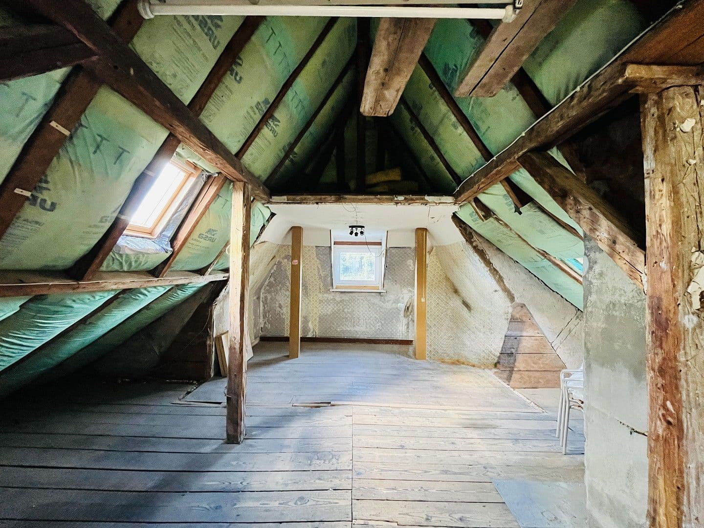 Predaj domu 146 m², pozemek 1.550 m², Neuenbürg, Bádensko-Wurttembersko Predaj domu 146 m², pozemek 1.550 m², Neuenbürg, Bádensko-Wurttembersko