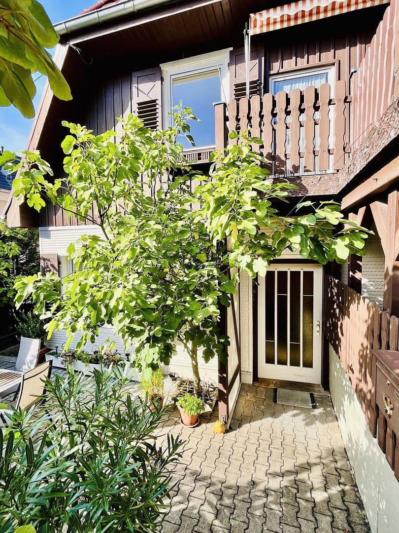 Predaj domu 146 m², pozemek 1.550 m², Neuenbürg, Bádensko-Wurttembersko Predaj domu 146 m², pozemek 1.550 m², Neuenbürg, Bádensko-Wurttembersko