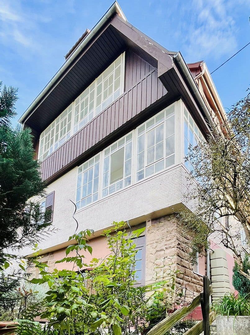 Predaj domu 146 m², pozemek 1.550 m², Neuenbürg, Bádensko-Wurttembersko Predaj domu 146 m², pozemek 1.550 m², Neuenbürg, Bádensko-Wurttembersko