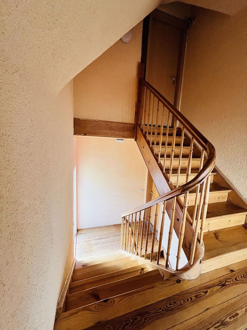 Predaj domu 146 m², pozemek 1.550 m², Neuenbürg, Bádensko-Wurttembersko Predaj domu 146 m², pozemek 1.550 m², Neuenbürg, Bádensko-Wurttembersko