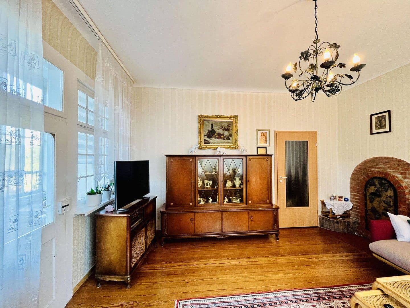 Predaj domu 146 m², pozemek 1.550 m², Neuenbürg, Bádensko-Wurttembersko Predaj domu 146 m², pozemek 1.550 m², Neuenbürg, Bádensko-Wurttembersko