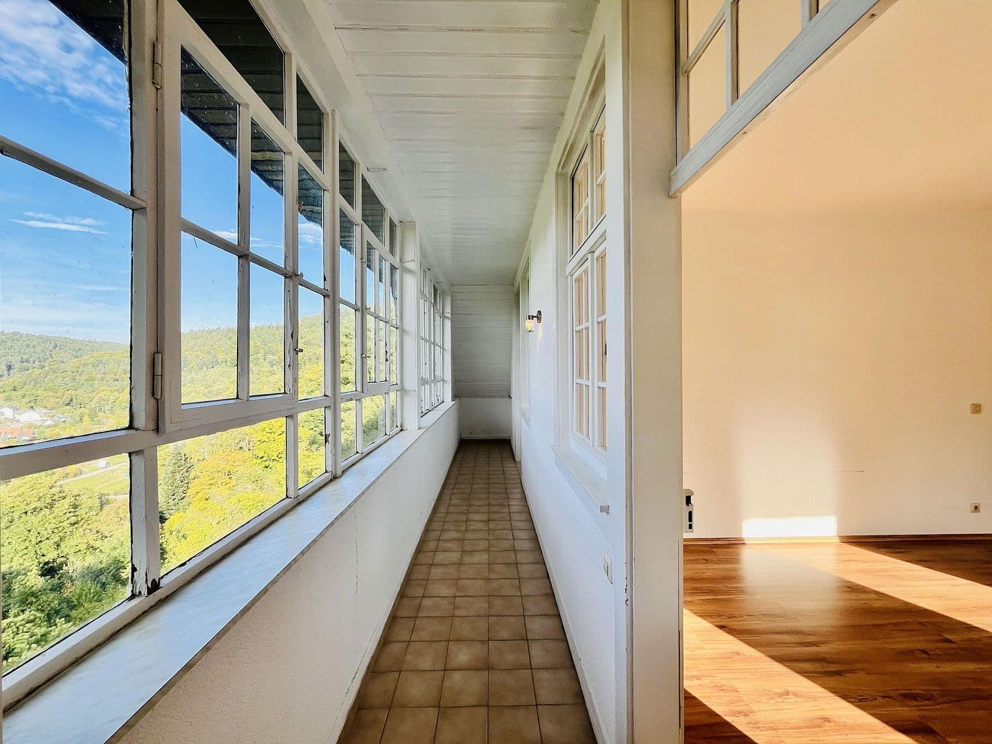 Predaj domu 146 m², pozemek 1.550 m², Neuenbürg, Bádensko-Wurttembersko Predaj domu 146 m², pozemek 1.550 m², Neuenbürg, Bádensko-Wurttembersko