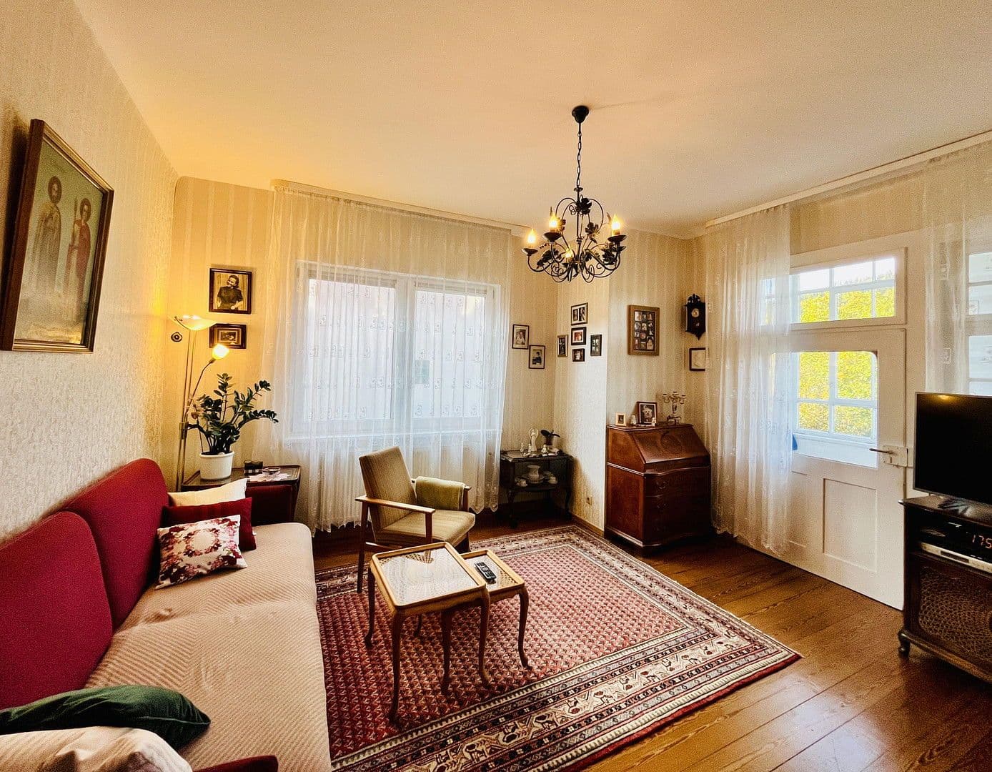 Predaj domu 146 m², pozemek 1.550 m², Neuenbürg, Bádensko-Wurttembersko Predaj domu 146 m², pozemek 1.550 m², Neuenbürg, Bádensko-Wurttembersko