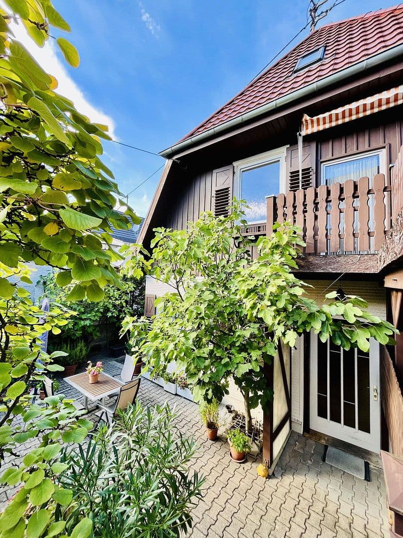 Predaj domu 146 m², pozemek 1.550 m², Neuenbürg, Bádensko-Wurttembersko Predaj domu 146 m², pozemek 1.550 m², Neuenbürg, Bádensko-Wurttembersko