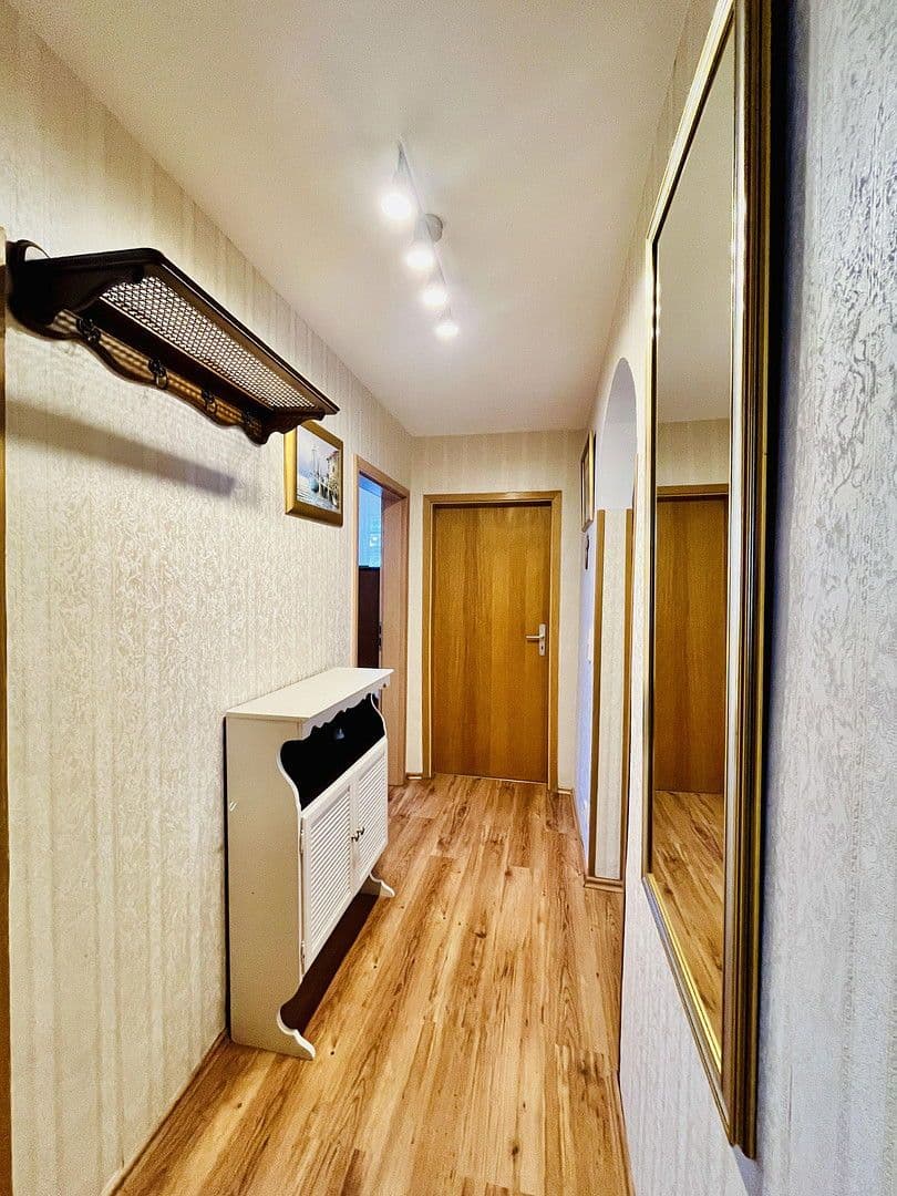 Predaj domu 146 m², pozemek 1.550 m², Neuenbürg, Bádensko-Wurttembersko Predaj domu 146 m², pozemek 1.550 m², Neuenbürg, Bádensko-Wurttembersko