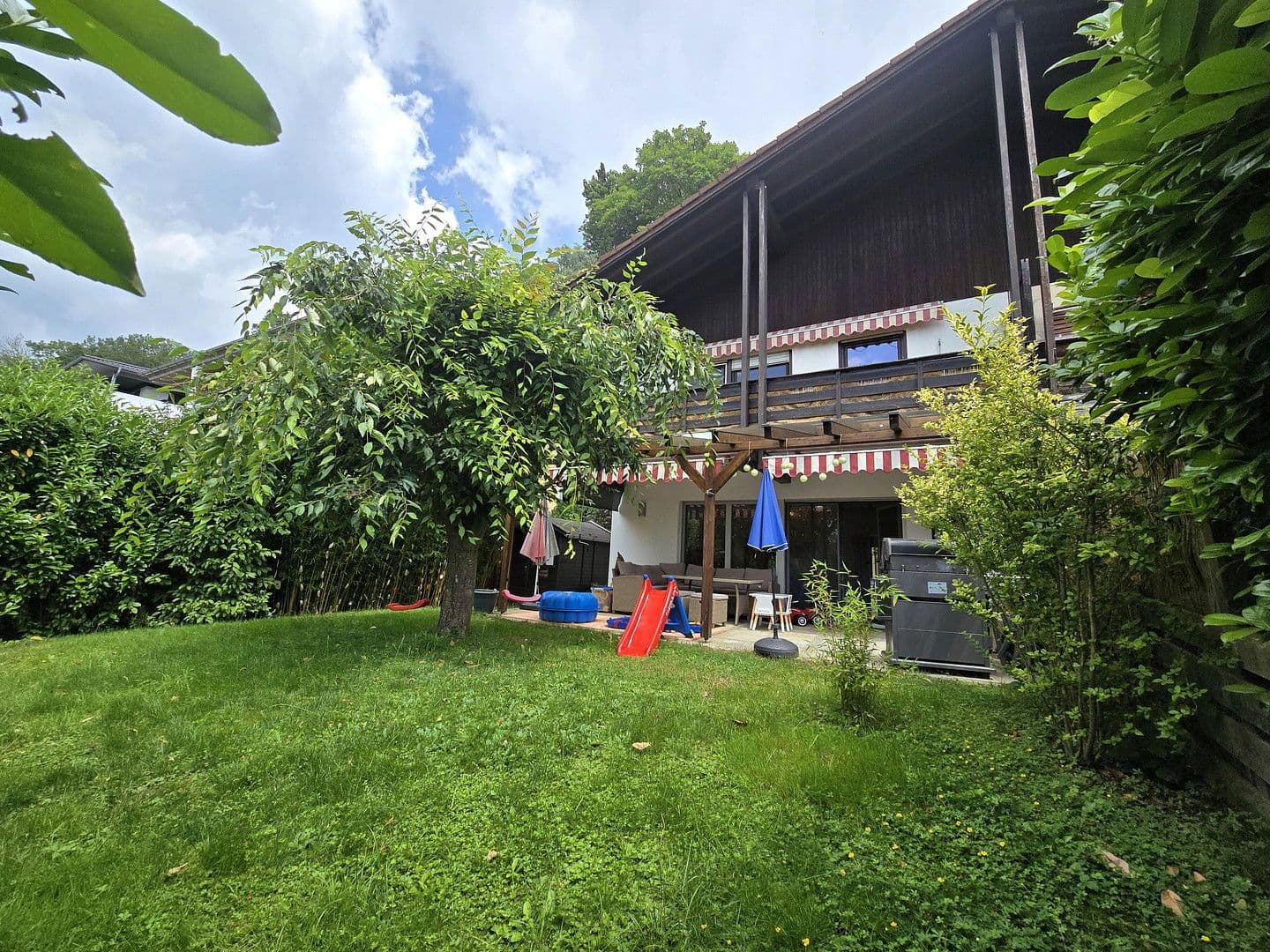 Predaj domu 146 m², pozemek 413 m², Bad Aibling, Bavorsko Predaj domu 146 m², pozemek 413 m², Bad Aibling, Bavorsko