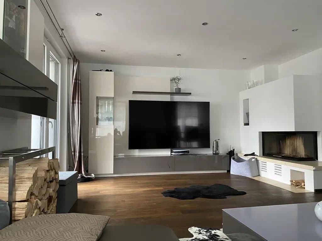 Predaj domu 191 m², pozemek 316 m², Bahnhofstraße 4b, Planegg, Bavorsko Predaj domu 191 m², pozemek 316 m², Bahnhofstraße 4b, Planegg, Bavorsko