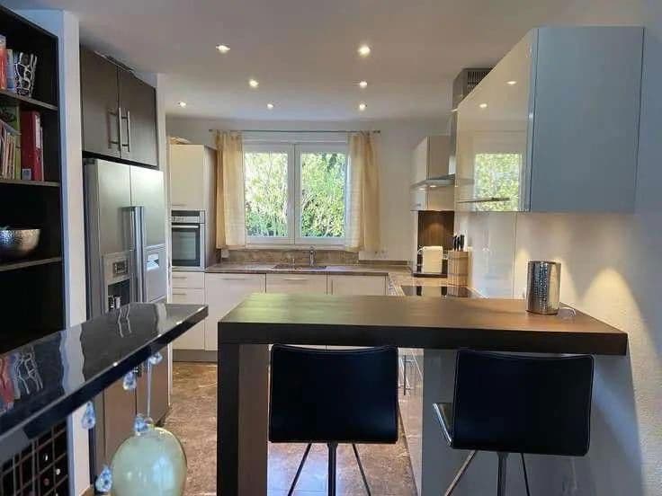 Predaj domu 191 m², pozemek 316 m², Bahnhofstraße 4b, Planegg, Bavorsko Predaj domu 191 m², pozemek 316 m², Bahnhofstraße 4b, Planegg, Bavorsko