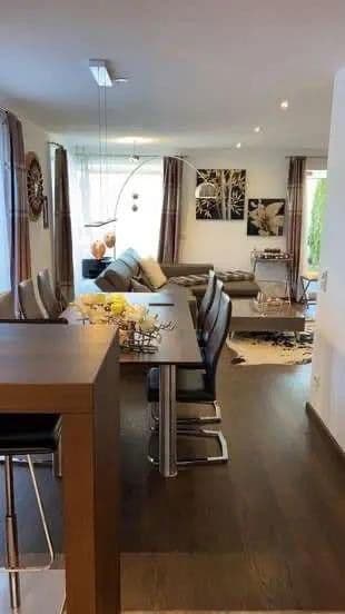 Predaj domu 191 m², pozemek 316 m², Bahnhofstraße 4b, Planegg, Bavorsko Predaj domu 191 m², pozemek 316 m², Bahnhofstraße 4b, Planegg, Bavorsko