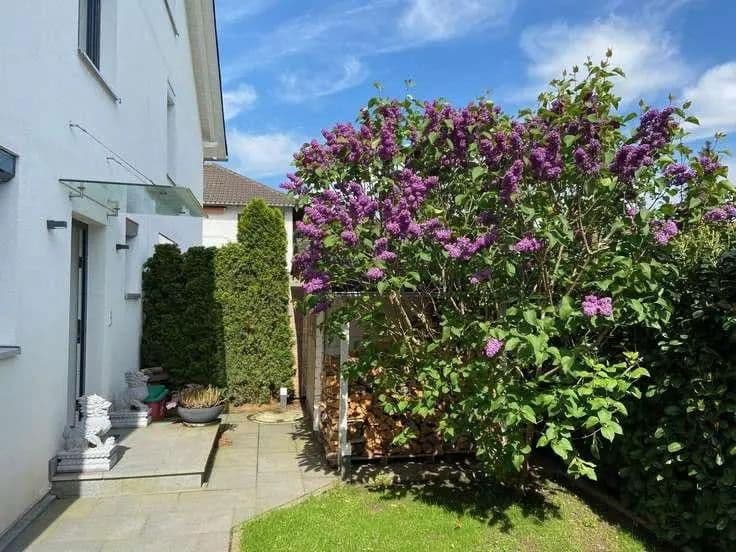 Predaj domu 191 m², pozemek 316 m², Bahnhofstraße 4b, Planegg, Bavorsko Predaj domu 191 m², pozemek 316 m², Bahnhofstraße 4b, Planegg, Bavorsko