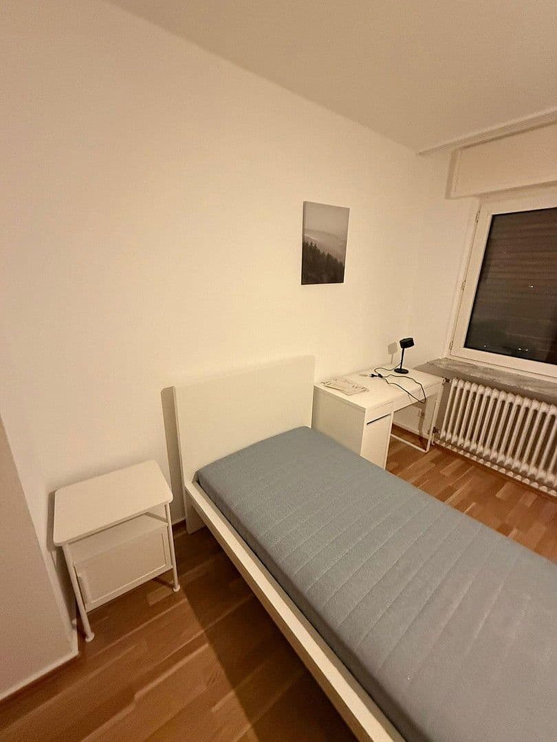 Prenájom bytu 13 m², Eckenheimer Landstraße 361, Frankfurt, Hesensko Prenájom bytu 13 m², Eckenheimer Landstraße 361, Frankfurt, Hesensko