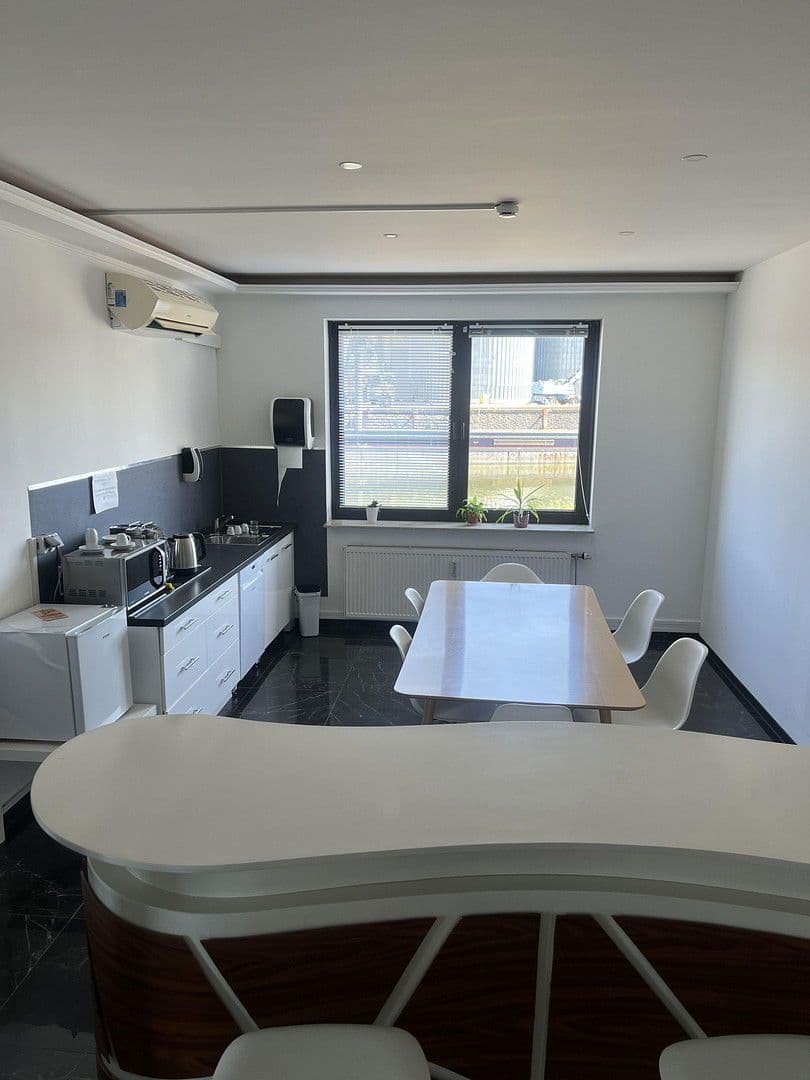 Prenájom kancelárie 465 m², Saarstr. 20, Hanau, Hesensko Prenájom kancelárie 465 m², Saarstr. 20, Hanau, Hesensko