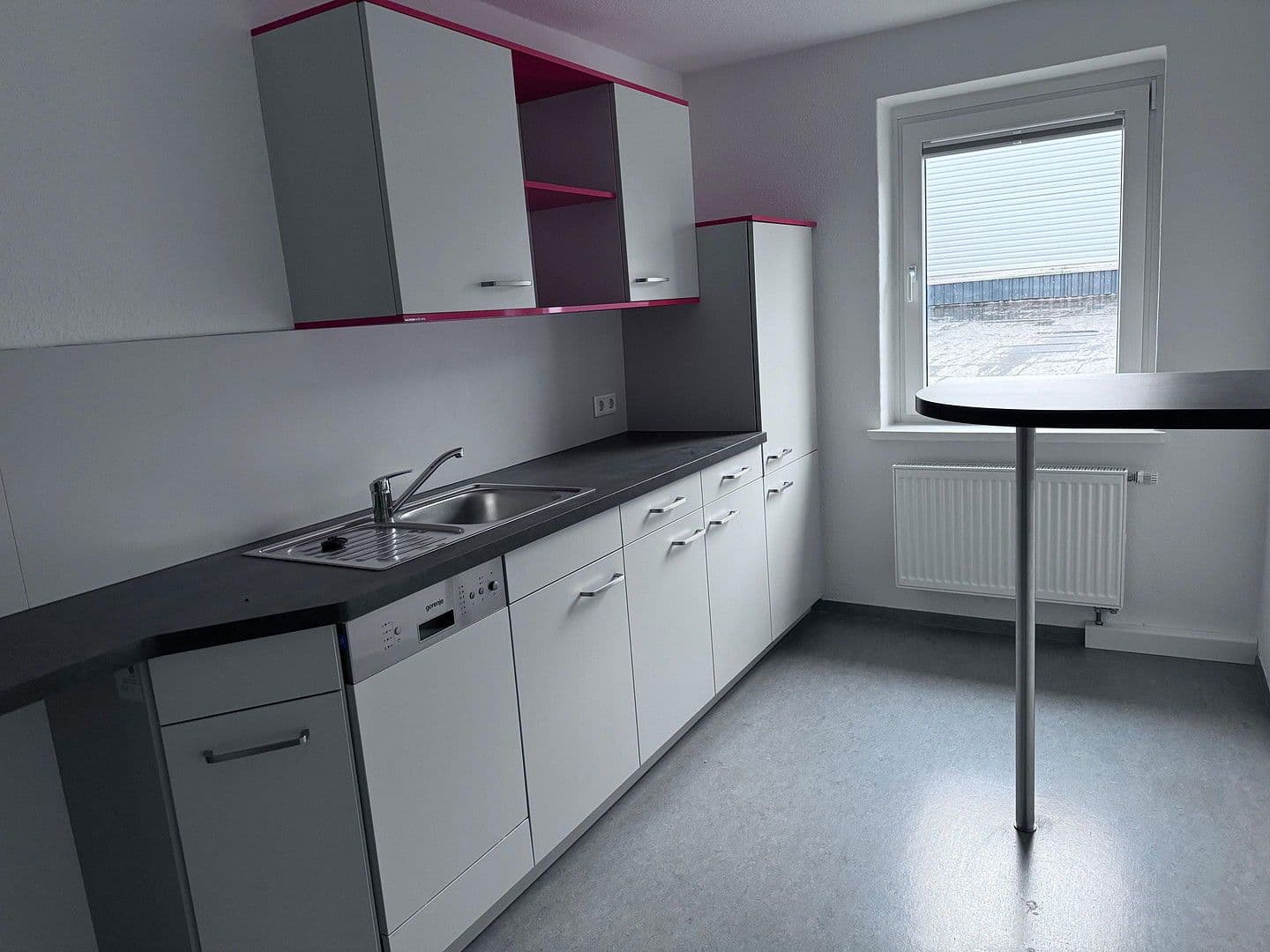 Prenájom nebytového priestoru 3.310 m², Dohna, Sasko Prenájom nebytového priestoru 3.310 m², Dohna, Sasko