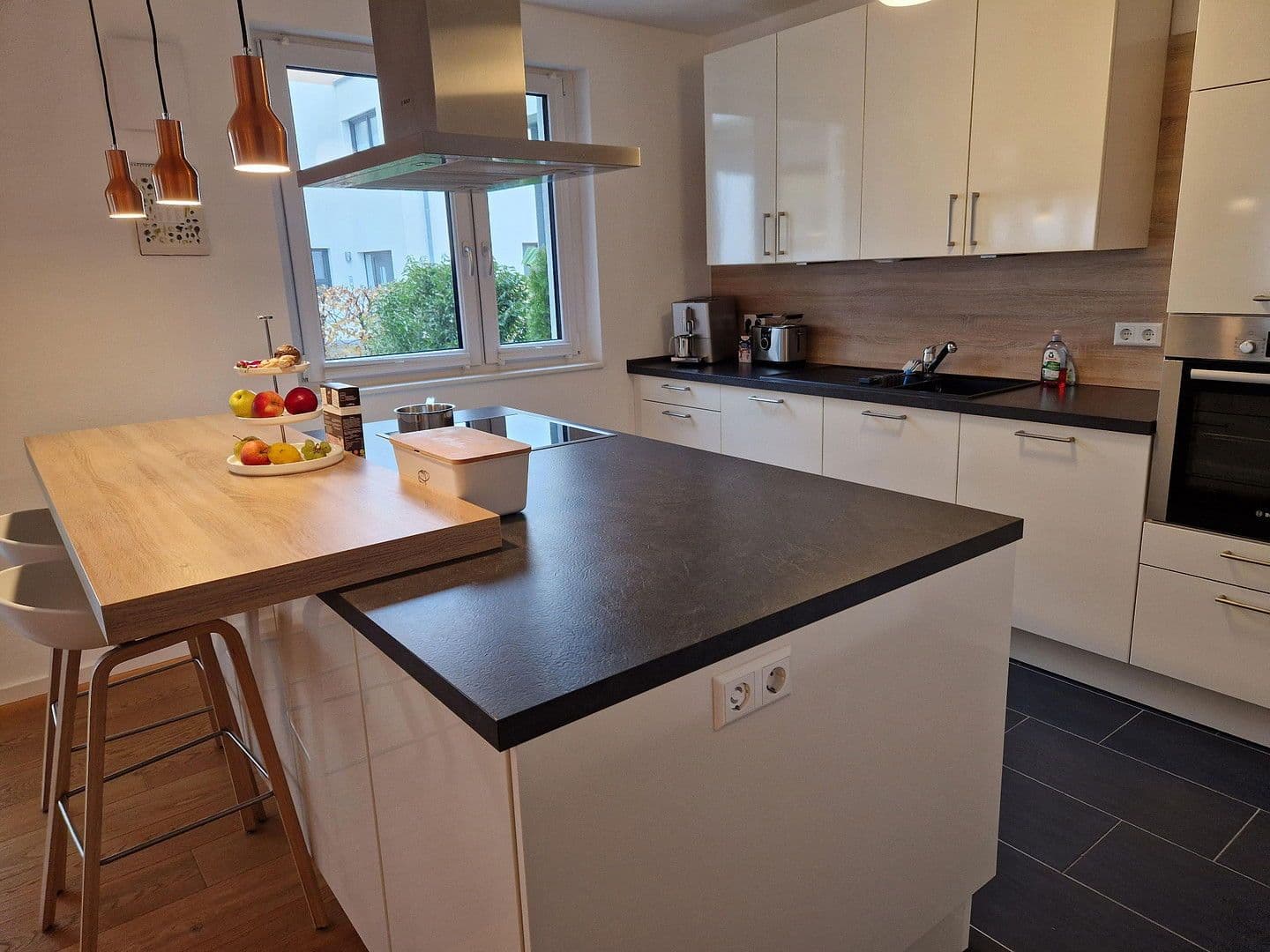 Prenájom bytu 4-izbový 127 m², Bruchsal, Bádensko-Wurttembersko Prenájom bytu 4-izbový 127 m², Bruchsal, Bádensko-Wurttembersko