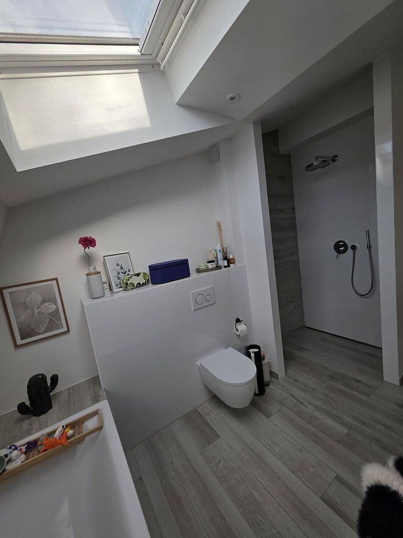 Prenájom bytu 4-izbový 112 m², Karwinskistr., 61, München, Bavorsko Prenájom bytu 4-izbový 112 m², Karwinskistr., 61, München, Bavorsko