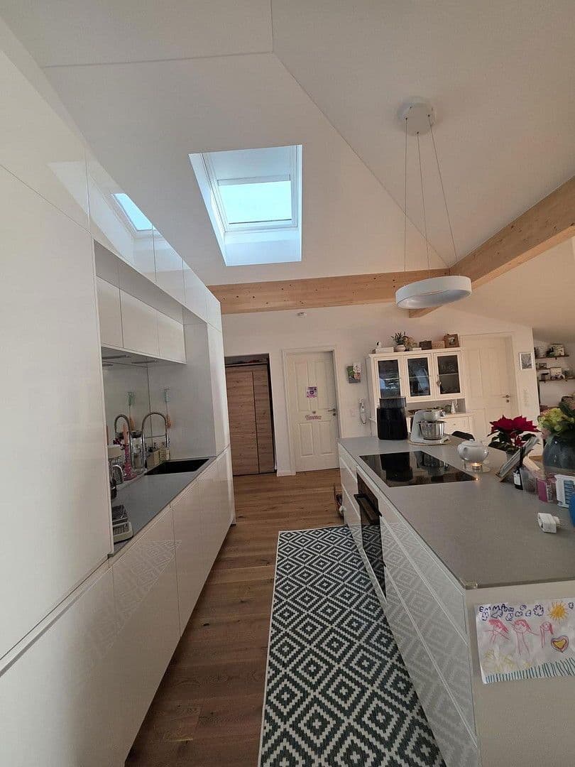 Prenájom bytu 4-izbový 112 m², Karwinskistr., 61, München, Bavorsko Prenájom bytu 4-izbový 112 m², Karwinskistr., 61, München, Bavorsko