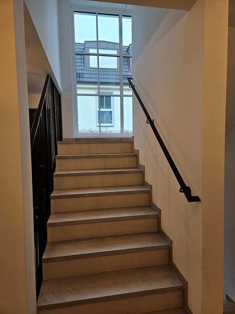 Prenájom bytu 4-izbový 112 m², Karwinskistr., 61, München, Bavorsko Prenájom bytu 4-izbový 112 m², Karwinskistr., 61, München, Bavorsko