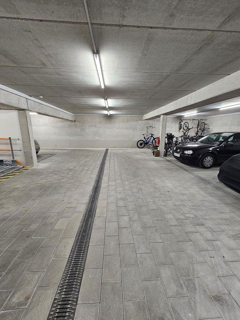 Prenájom bytu 4-izbový 112 m², Karwinskistr., 61, München, Bavorsko Prenájom bytu 4-izbový 112 m², Karwinskistr., 61, München, Bavorsko