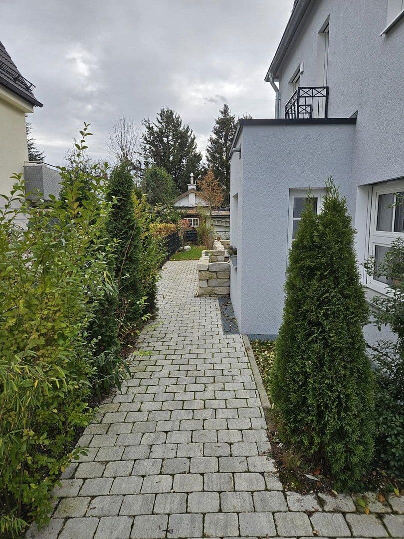 Prenájom bytu 4-izbový 112 m², Karwinskistr., 61, München, Bavorsko Prenájom bytu 4-izbový 112 m², Karwinskistr., 61, München, Bavorsko