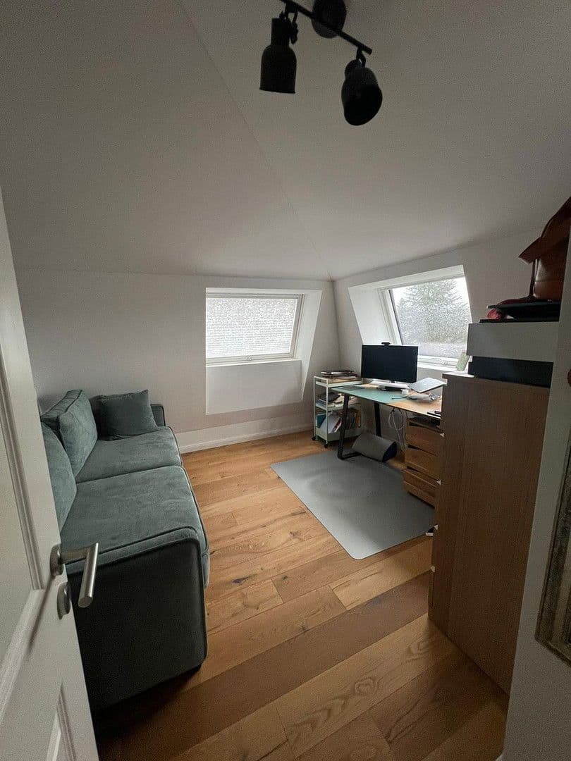 Prenájom bytu 4-izbový 112 m², Karwinskistr., 61, München, Bavorsko Prenájom bytu 4-izbový 112 m², Karwinskistr., 61, München, Bavorsko