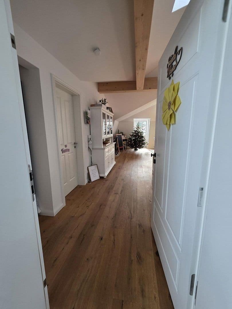 Prenájom bytu 4-izbový 112 m², Karwinskistr., 61, München, Bavorsko Prenájom bytu 4-izbový 112 m², Karwinskistr., 61, München, Bavorsko