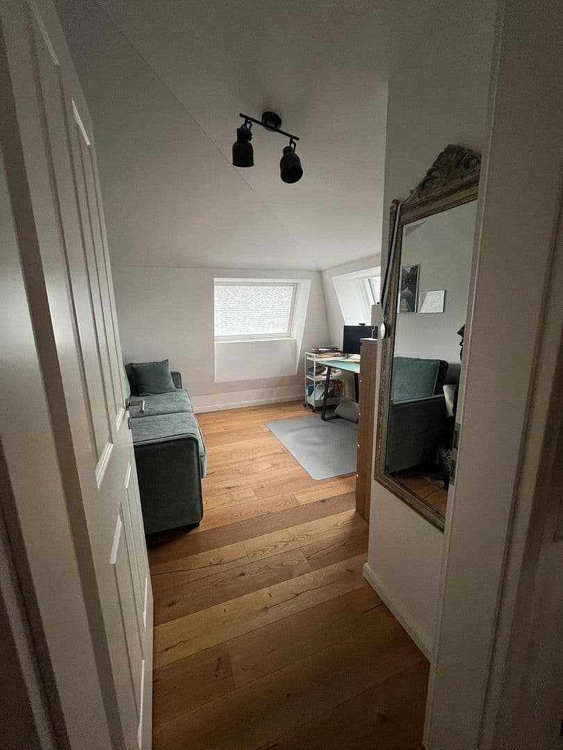 Prenájom bytu 4-izbový 112 m², Karwinskistr., 61, München, Bavorsko Prenájom bytu 4-izbový 112 m², Karwinskistr., 61, München, Bavorsko