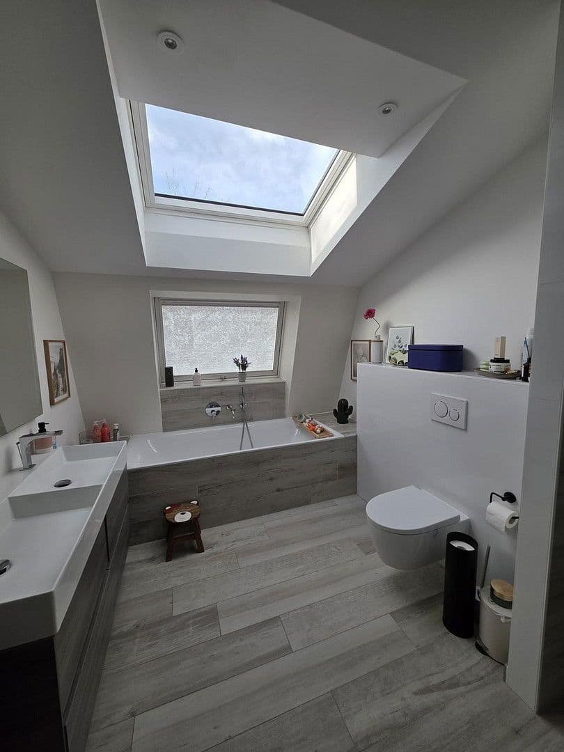 Prenájom bytu 4-izbový 112 m², Karwinskistr., 61, München, Bavorsko Prenájom bytu 4-izbový 112 m², Karwinskistr., 61, München, Bavorsko