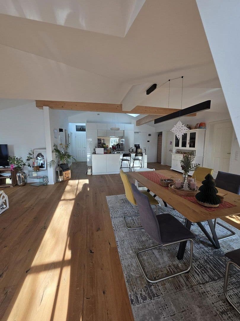 Prenájom bytu 4-izbový 112 m², Karwinskistr., 61, München, Bavorsko Prenájom bytu 4-izbový 112 m², Karwinskistr., 61, München, Bavorsko