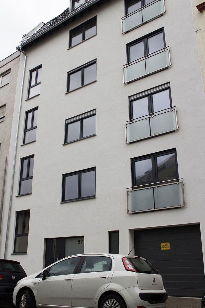 Prenájom bytu 3-izbový 104 m², Mannheim, Bádensko-Wurttembersko Prenájom bytu 3-izbový 104 m², Mannheim, Bádensko-Wurttembersko