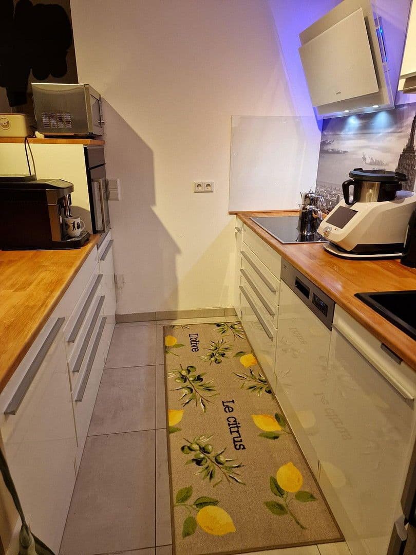 Prenájom bytu 3-izbový 104 m², Mannheim, Bádensko-Wurttembersko Prenájom bytu 3-izbový 104 m², Mannheim, Bádensko-Wurttembersko