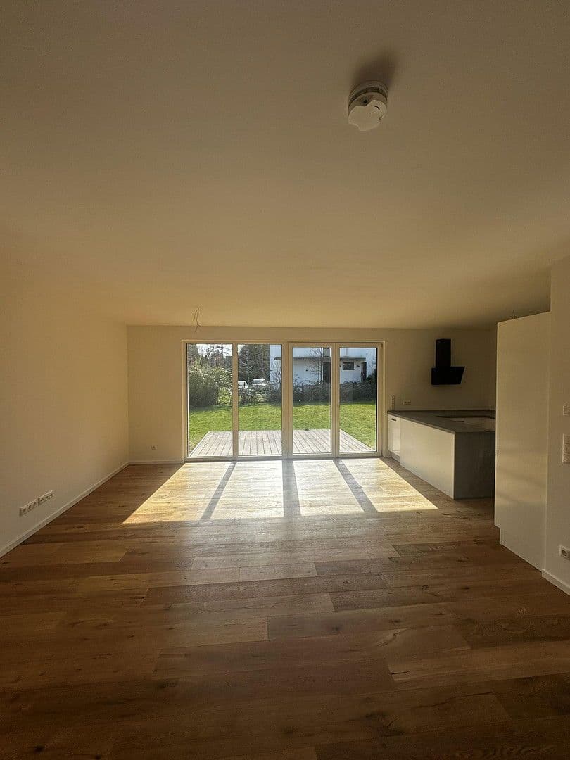 Prenájom bytu 4-izbový 125 m², Hamburg, Hamburg Prenájom bytu 4-izbový 125 m², Hamburg, Hamburg