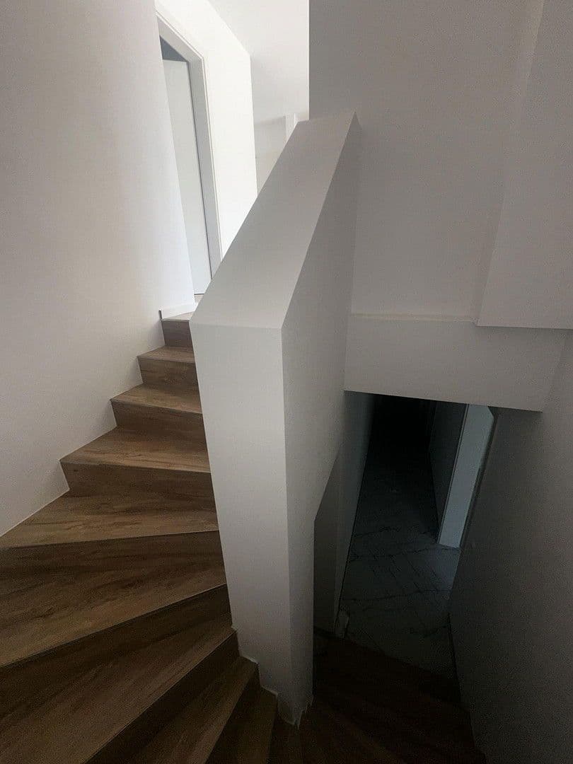 Prenájom bytu 4-izbový 125 m², Hamburg, Hamburg Prenájom bytu 4-izbový 125 m², Hamburg, Hamburg