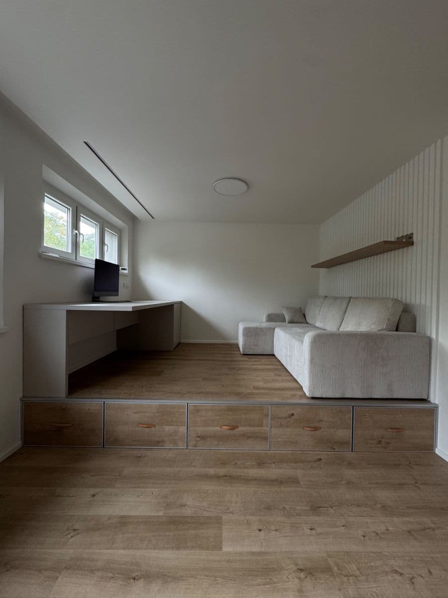 Prenájom bytu 2-izbový 42 m², Osadní, Praha, Praha Prenájom bytu 2-izbový 42 m², Osadní, Praha, Praha