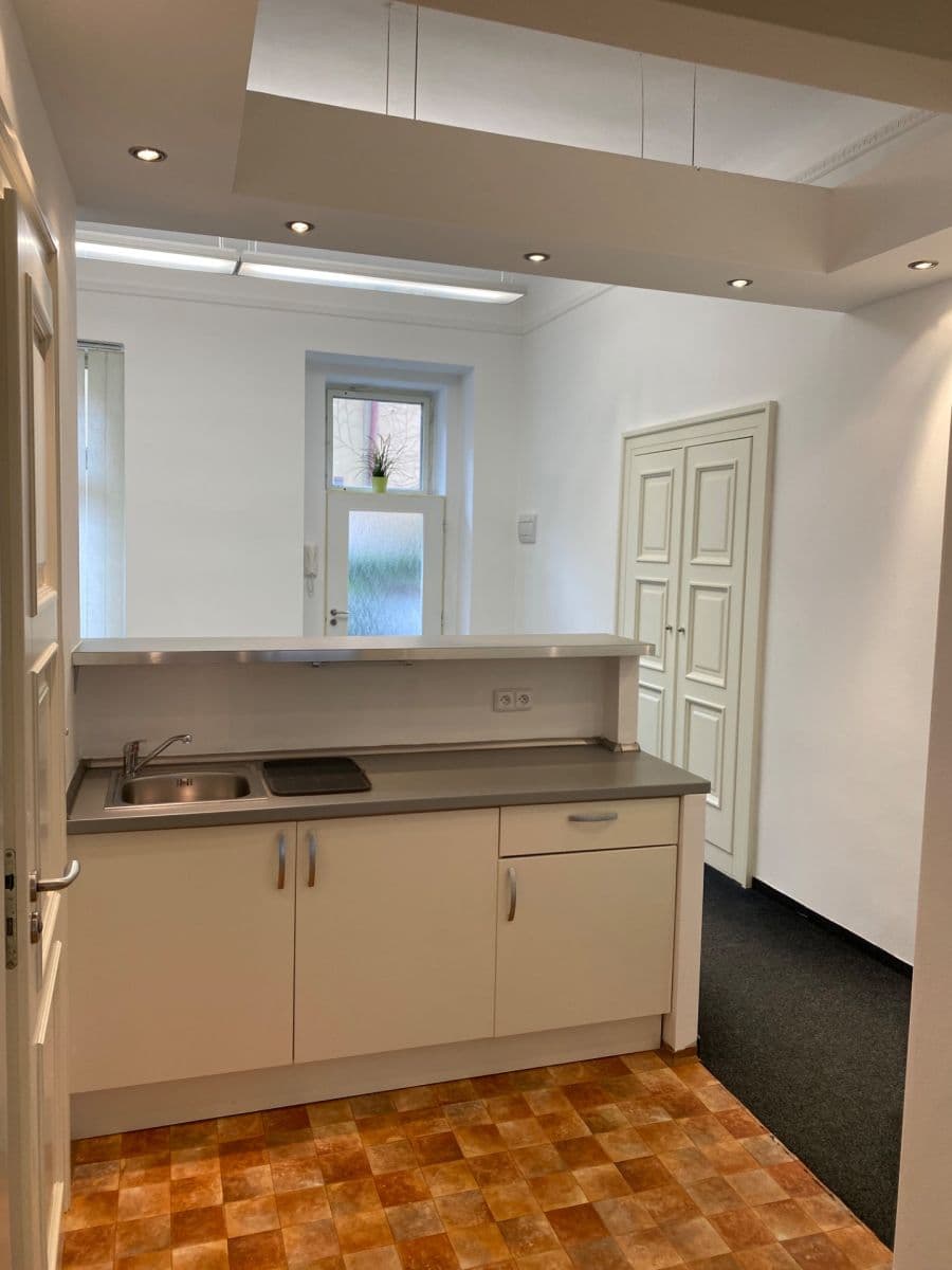 Prenájom nebytového priestoru 60 m², Na Bělidle, Praha, Praha Prenájom nebytového priestoru 60 m², Na Bělidle, Praha, Praha