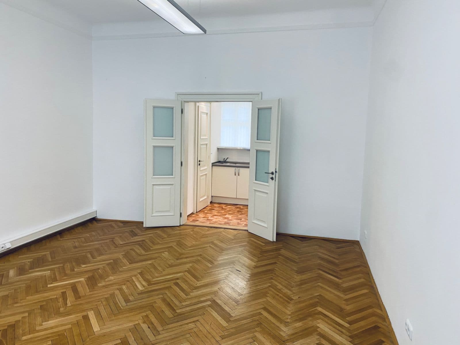 Prenájom nebytového priestoru 60 m², Na Bělidle, Praha, Praha Prenájom nebytového priestoru 60 m², Na Bělidle, Praha, Praha