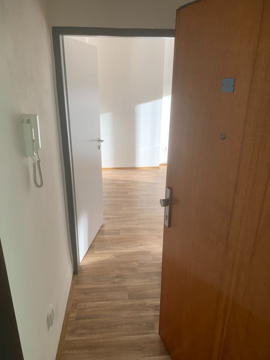 Prenájom bytu 1-izbový 24 m², nám. T. G. Masaryka, Kamenický Šenov, Liberecký kraj Prenájom bytu 1-izbový 24 m², nám. T. G. Masaryka, Kamenický Šenov, Liberecký kraj